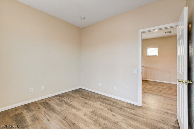 Building Photo - 10474 Howling Coyote Ave