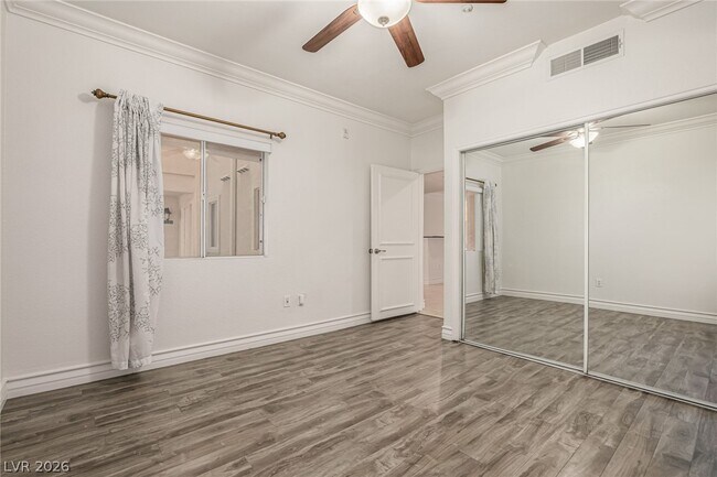 Building Photo - 210 E Flamingo Rd