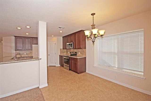 Building Photo - 1321 Crestview Dr