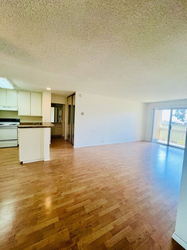 Building Photo - 1775 Diamond St