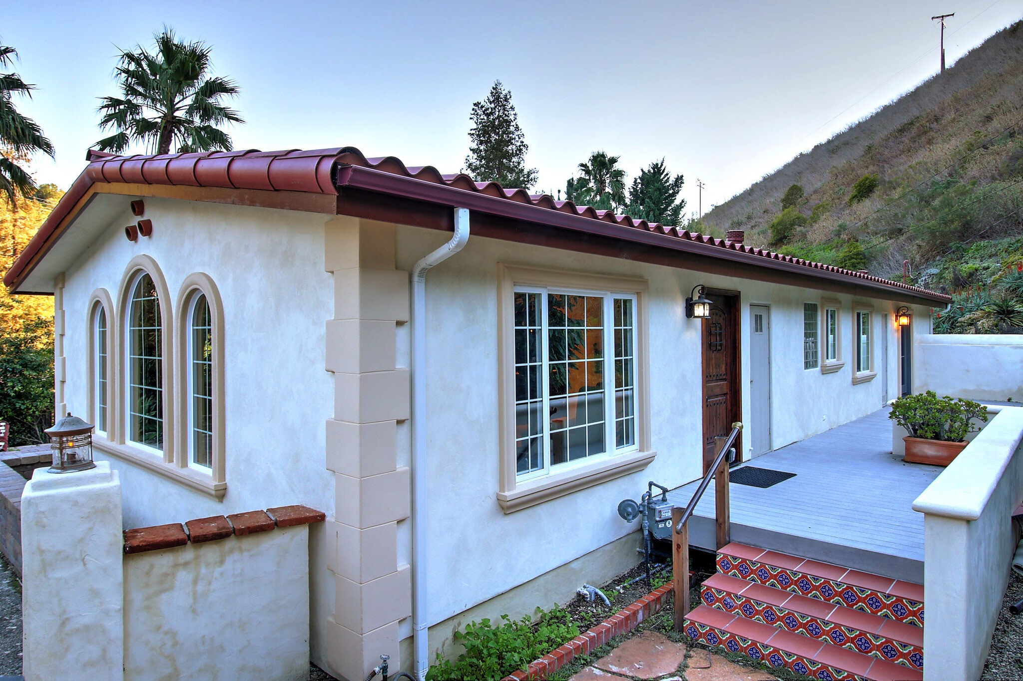 Building Photo - 1569 Sycamore Canyon Rd