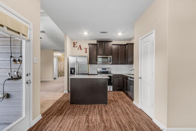 Building Photo - Single family Home in Princeton