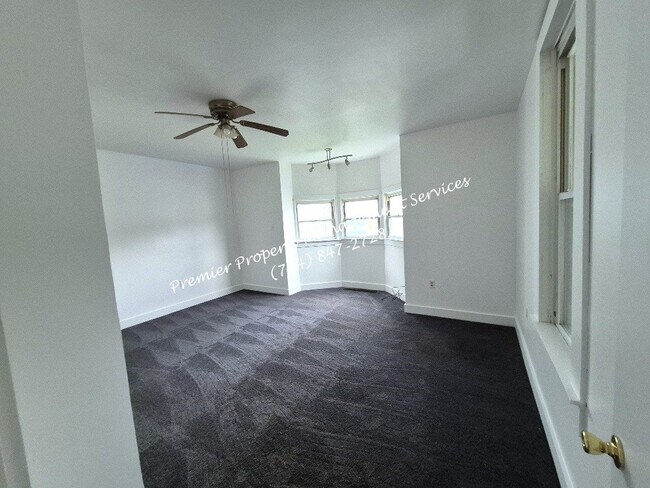 Building Photo - 1317 6th Ave