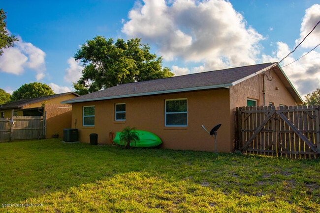 Building Photo - 3019 Sea Gate Cir