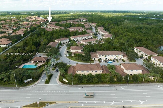 Building Photo - 250 SW Walking Path