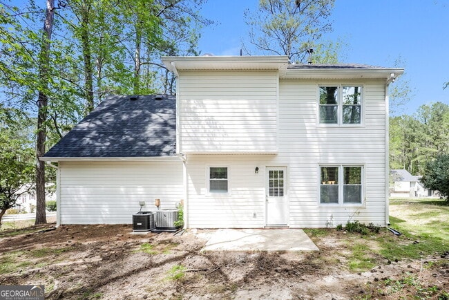 Building Photo - 105 Rock Mull