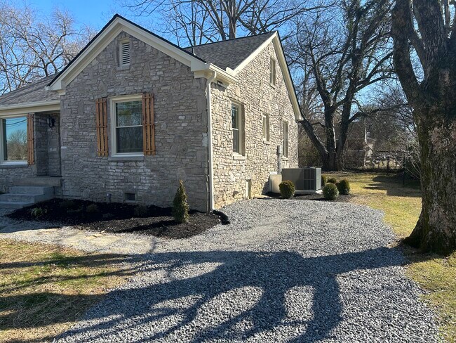 Private driveway - 269 E Eastland St