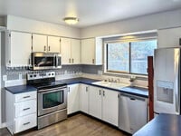 Building Photo - 1701 Ridgewood Rd