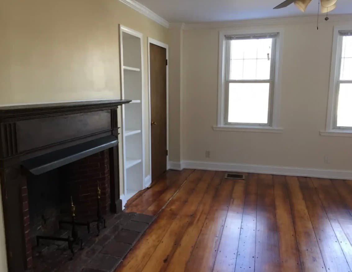 Building Photo - 351 N Main St