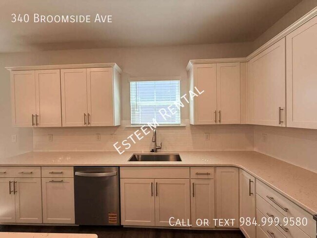 Building Photo - 340 Broomside Ave