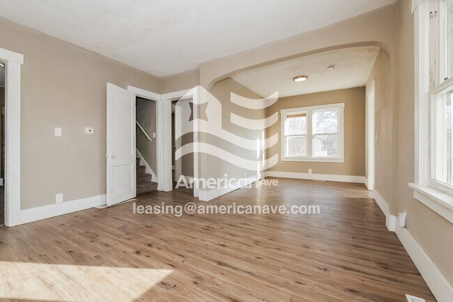 Building Photo - 4258 Laurel Ave