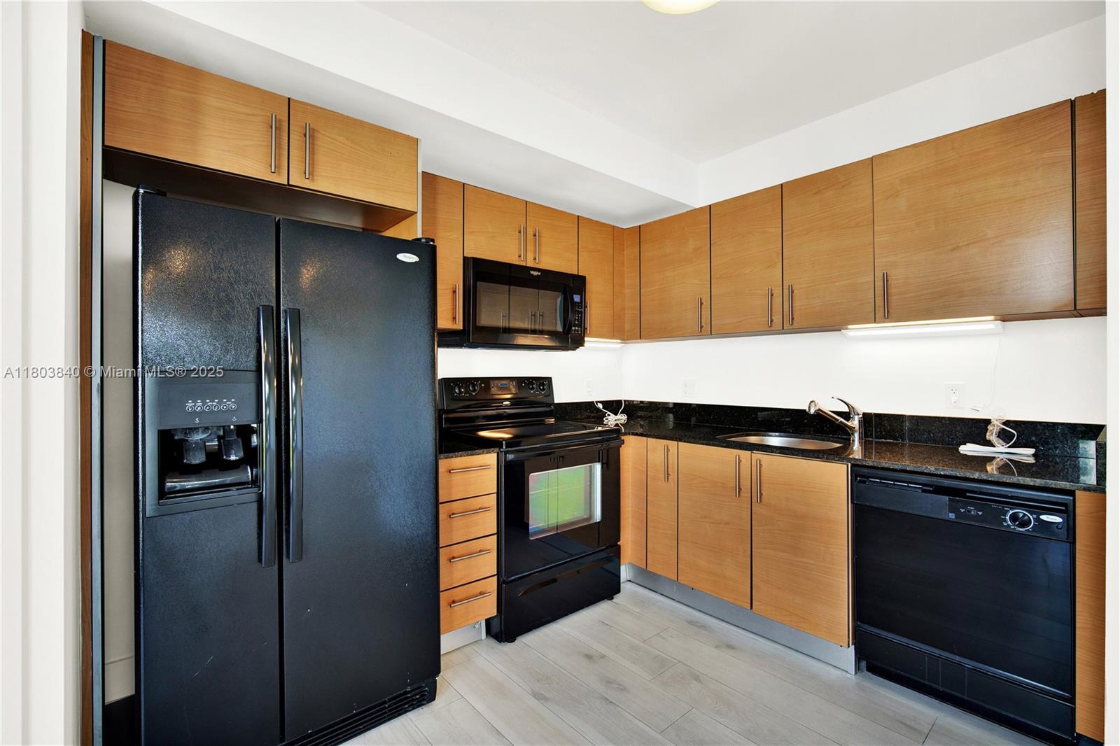 Building Photo - 2701 SW 3rd Ave