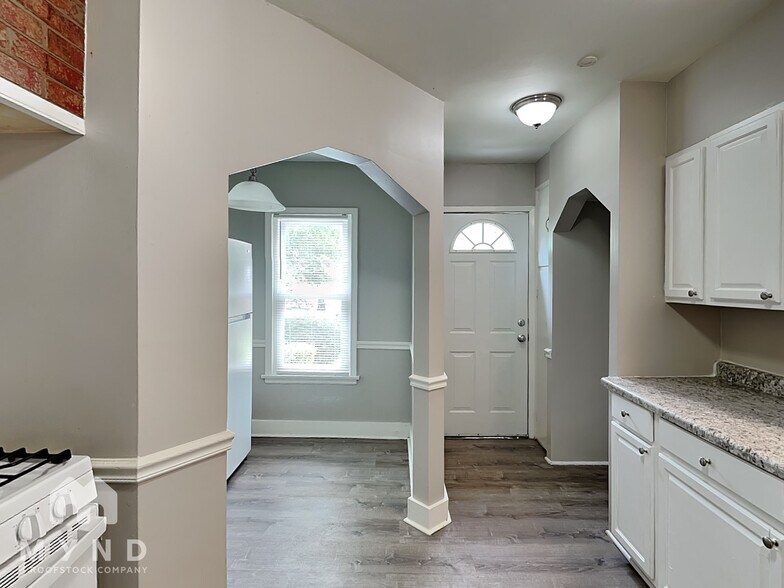 Building Photo - 1082 Lilley Ave