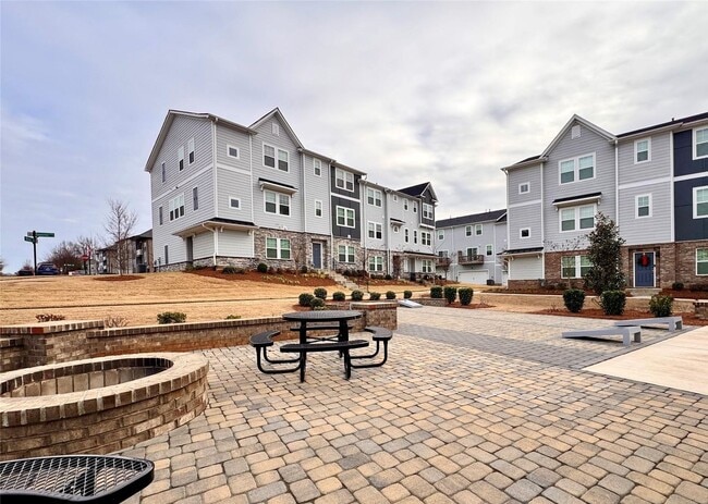 Building Photo - Enchanting 3-Story Single Home  | 4 BR/3.5BA | 2-Car Garage |In City Park Community!