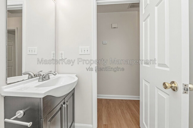 Building Photo - 6307 Forest Ridge Dr