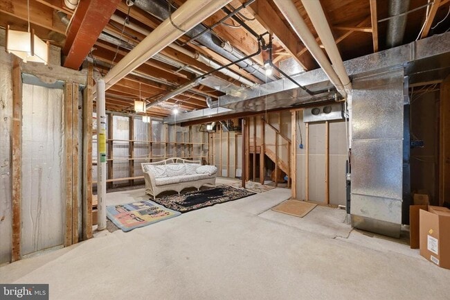 Building Photo - 36 Southampton Parish Rd