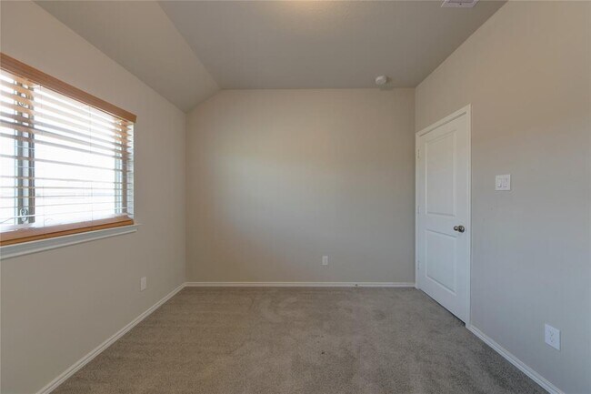 Building Photo - 12355 Summerbrook Dr