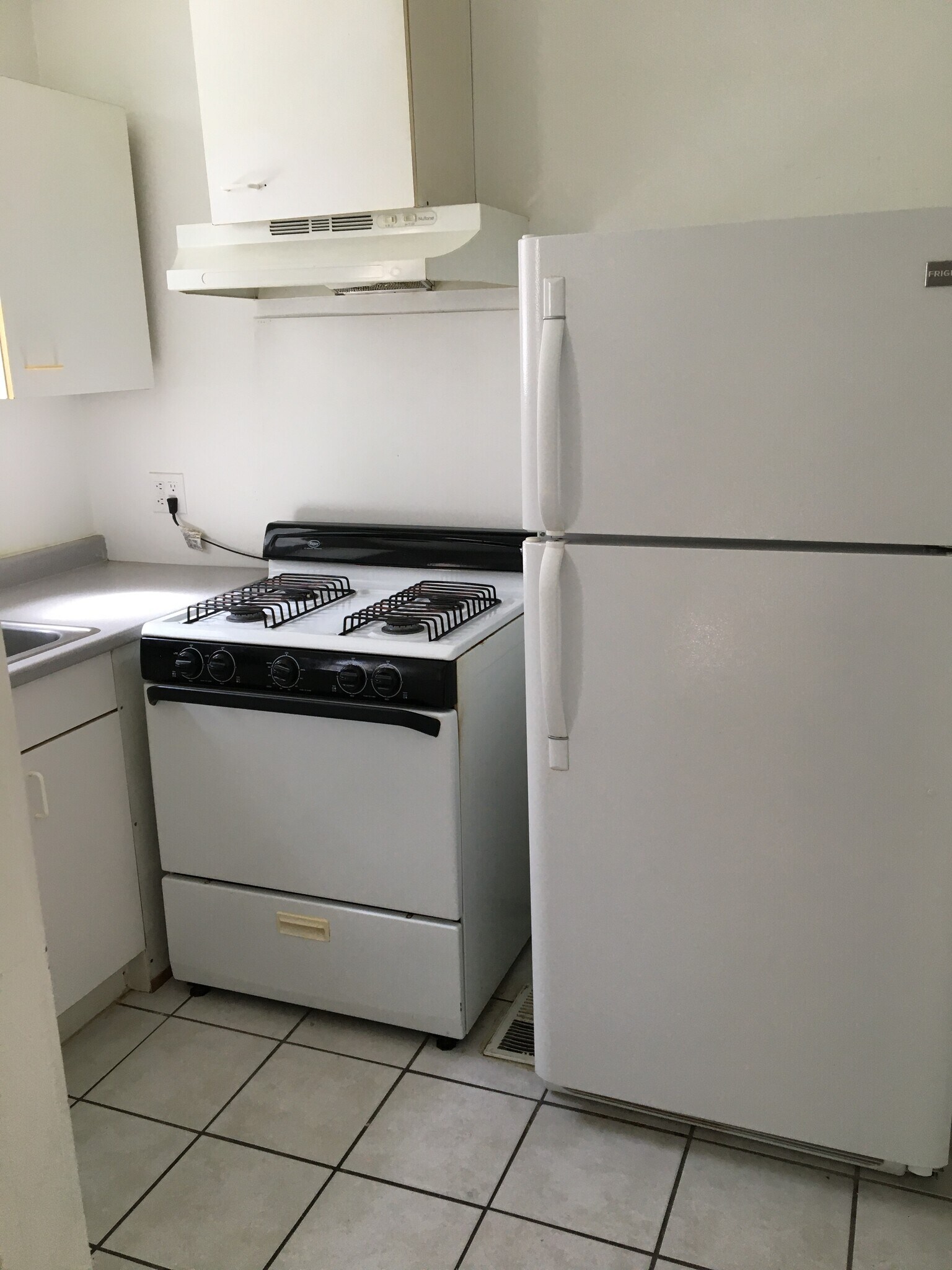 Building Photo - 370 S Negley Ave