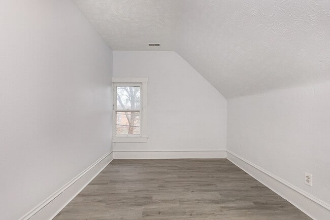 Building Photo - 2307 Garden Ave