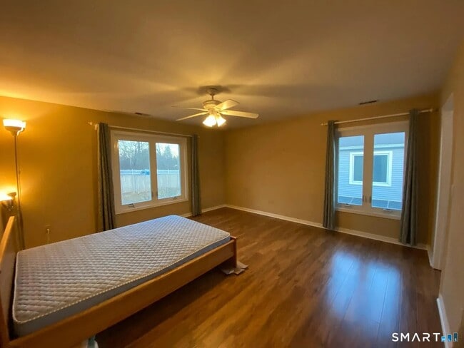 Building Photo - 97 W Norwalk Rd