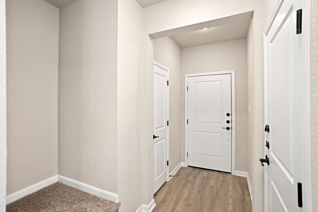 Building Photo - 854 Soria Pl