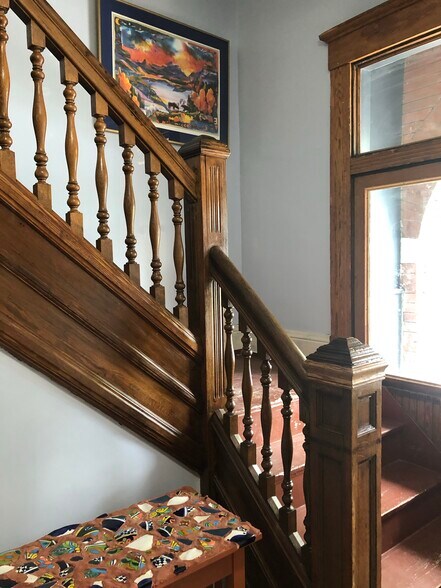 lobby entrance - 4210 Langland St