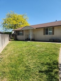 Building Photo - A509/A511