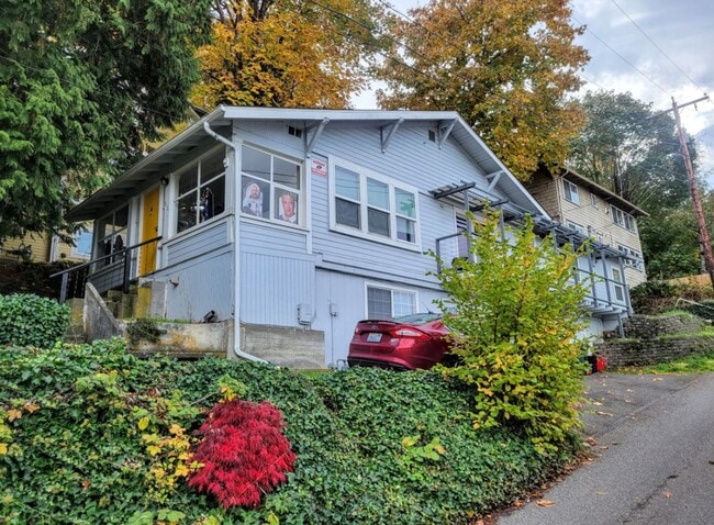 Building Photo - 1/2 OFF FIRST MONTH RENT - Available NOW