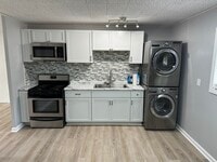 Building Photo - 3830 Arquette Dr