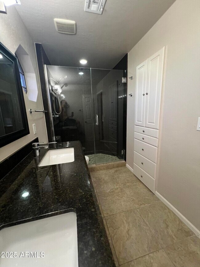 Building Photo - 15230 N Blackbird Dr