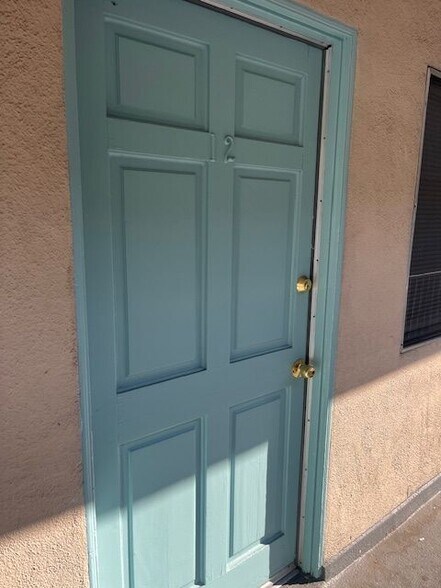 Primary Photo - 1260 Beachwood Dr