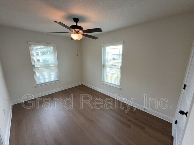 Building Photo - 4417 Village Oak Ln