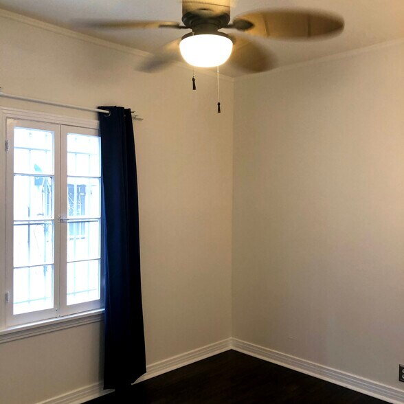 Building Photo - 412 N Orange Grove Ave
