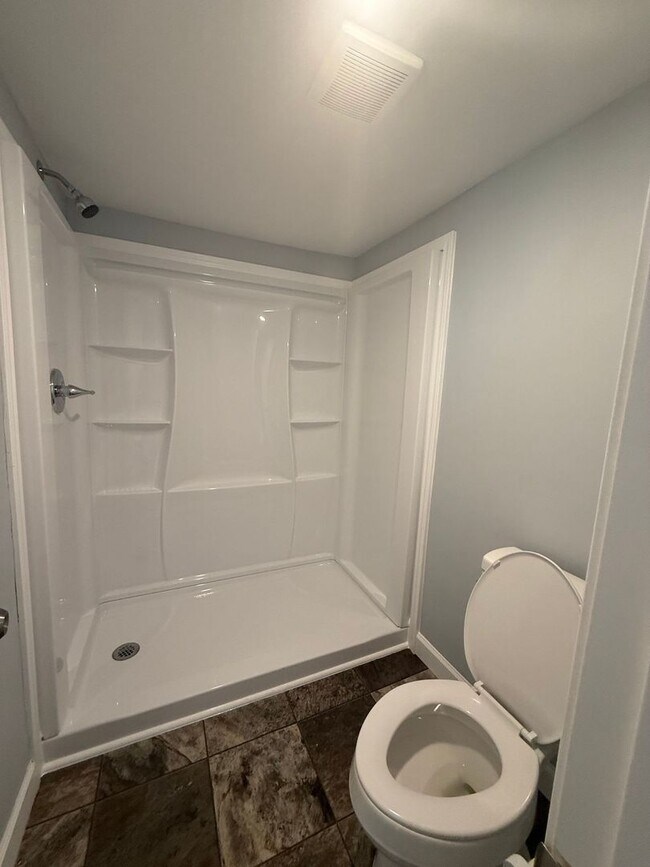 Building Photo - Nice 2 bedroom, 2 bath Mobile Home