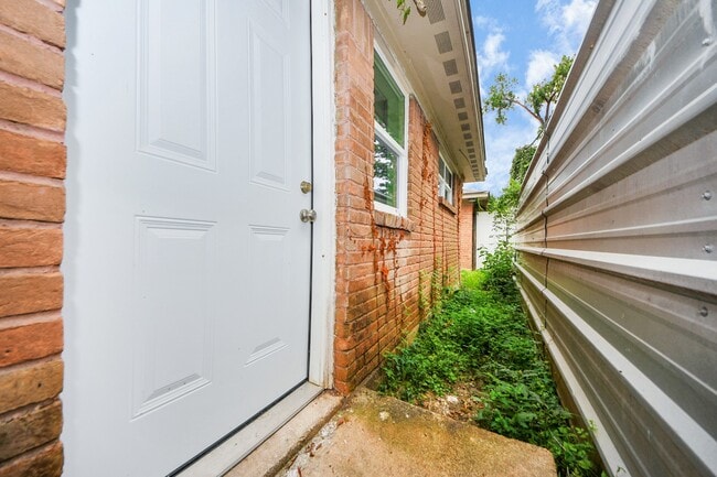 Building Photo - 5441 Minden St
