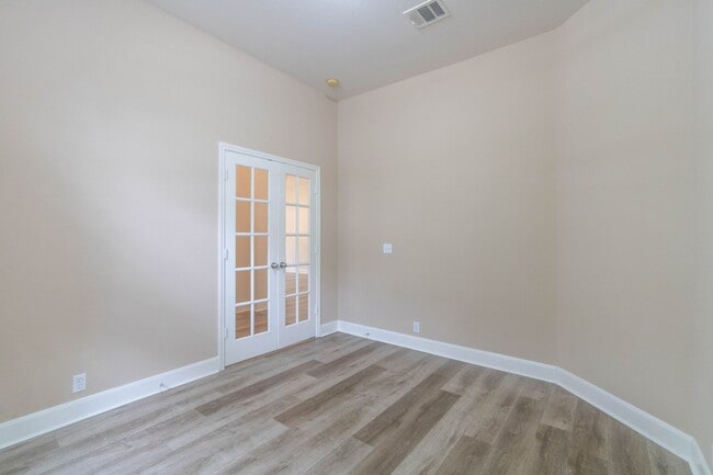 Building Photo - 2603 Salerno Pl