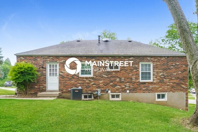 Building Photo - 4 Bedroom Pet-Friendly Home in LOUISVILLE,...