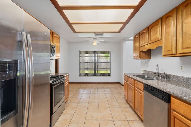 Building Photo - **Recently upgraded 4/2 pool home in Longw...