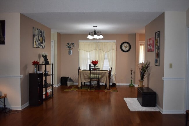 Building Photo - 2372 Orvis St