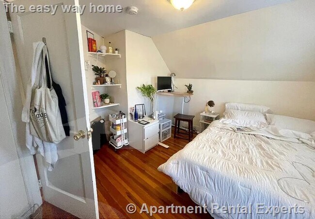 Building Photo - 123 Winthrop St