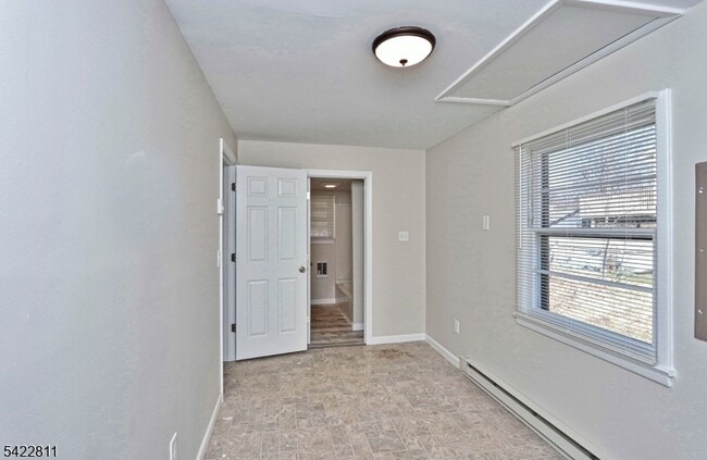 Building Photo - 63 Iowa Ave