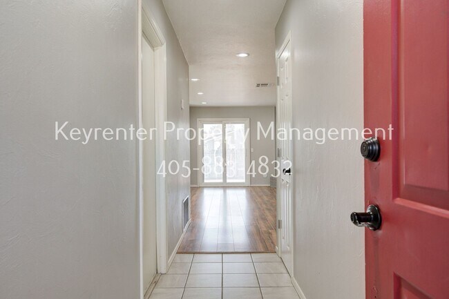 Building Photo - 3 Bed, 2 Bath Home Near UCO and Hafer Park