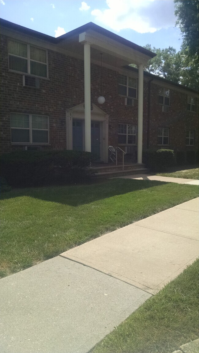 Primary Photo - 19 Savage Rd