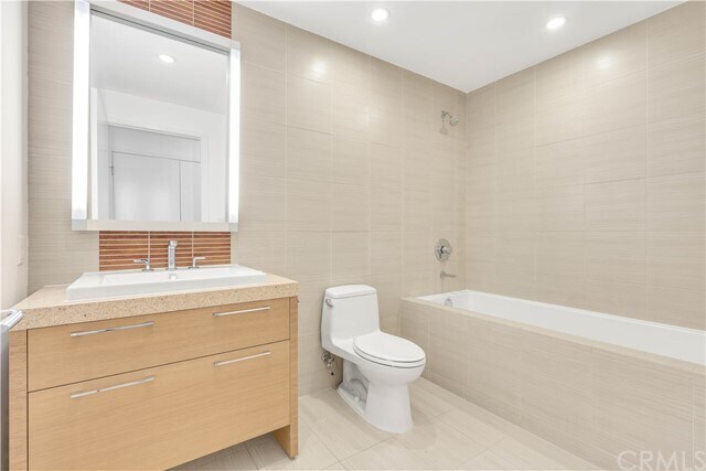 Building Photo - 9 MacArthur Pl