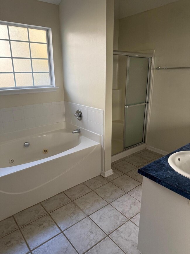 Building Photo - 911 Cannock St