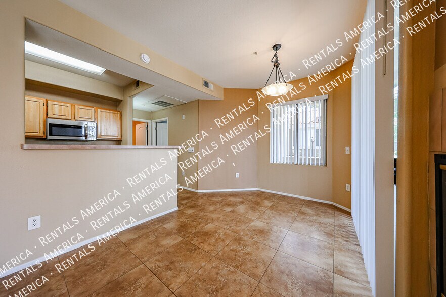 Building Photo - 2929 W Yorkshire Dr