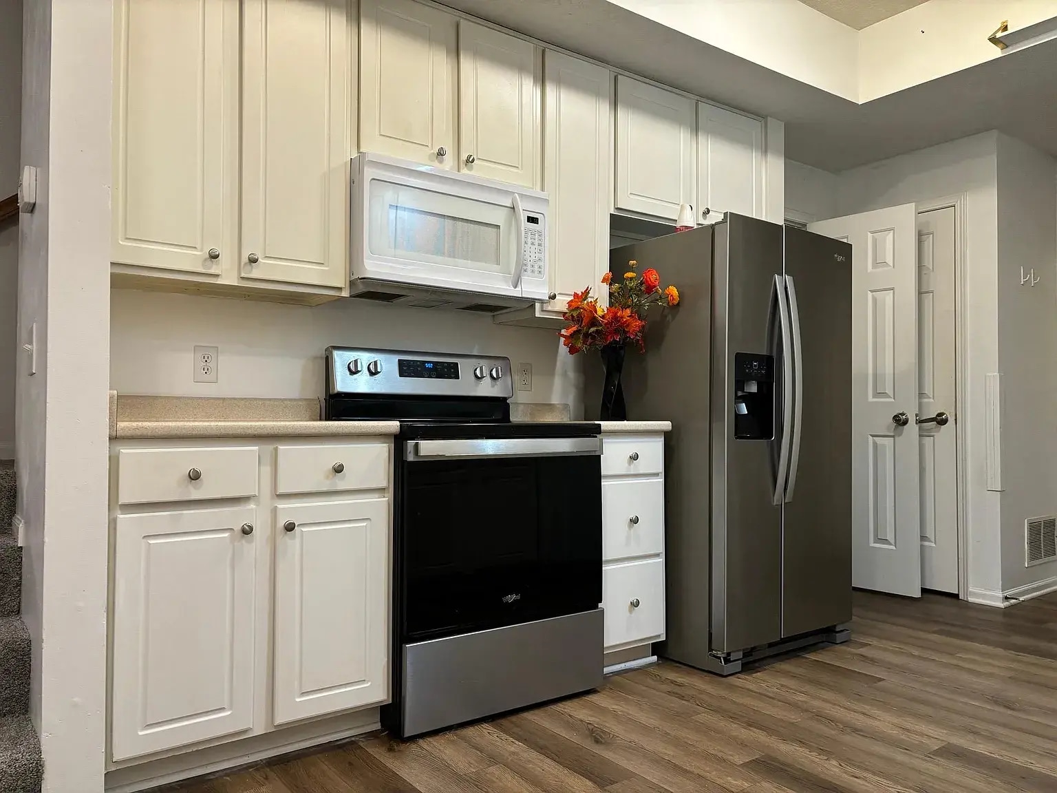 Building Photo - 1151 NE 7th Ln