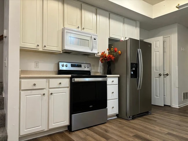 Building Photo - 1151 NE 7th Ln