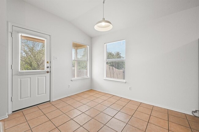 Building Photo - 123 Loon Lake Dr