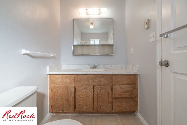 Building Photo - Bright & Spacious 3-Bed, 2-Bath Home in Wa...